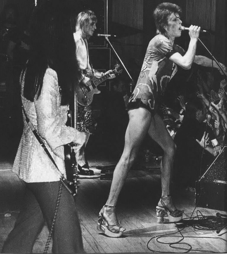 Um pouco de androginia - Ziggy Stardust, persona do cantor Davie Bowie (Foto: Divulgação)